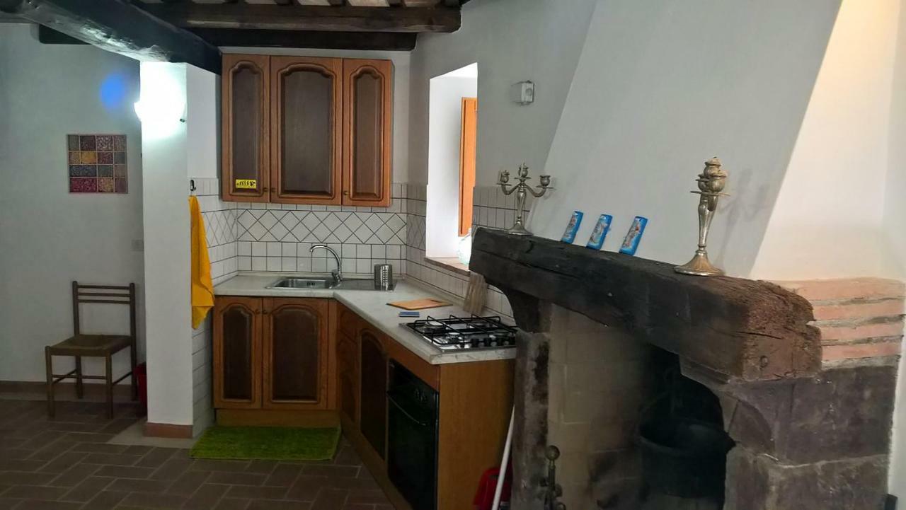 La Loggia Del Capitano - Rione Capisotto Apartment Pitigliano Bagian luar foto