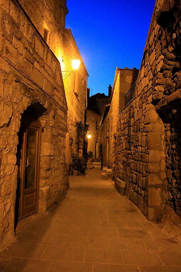 La Loggia Del Capitano - Rione Capisotto Apartment Pitigliano Bagian luar foto