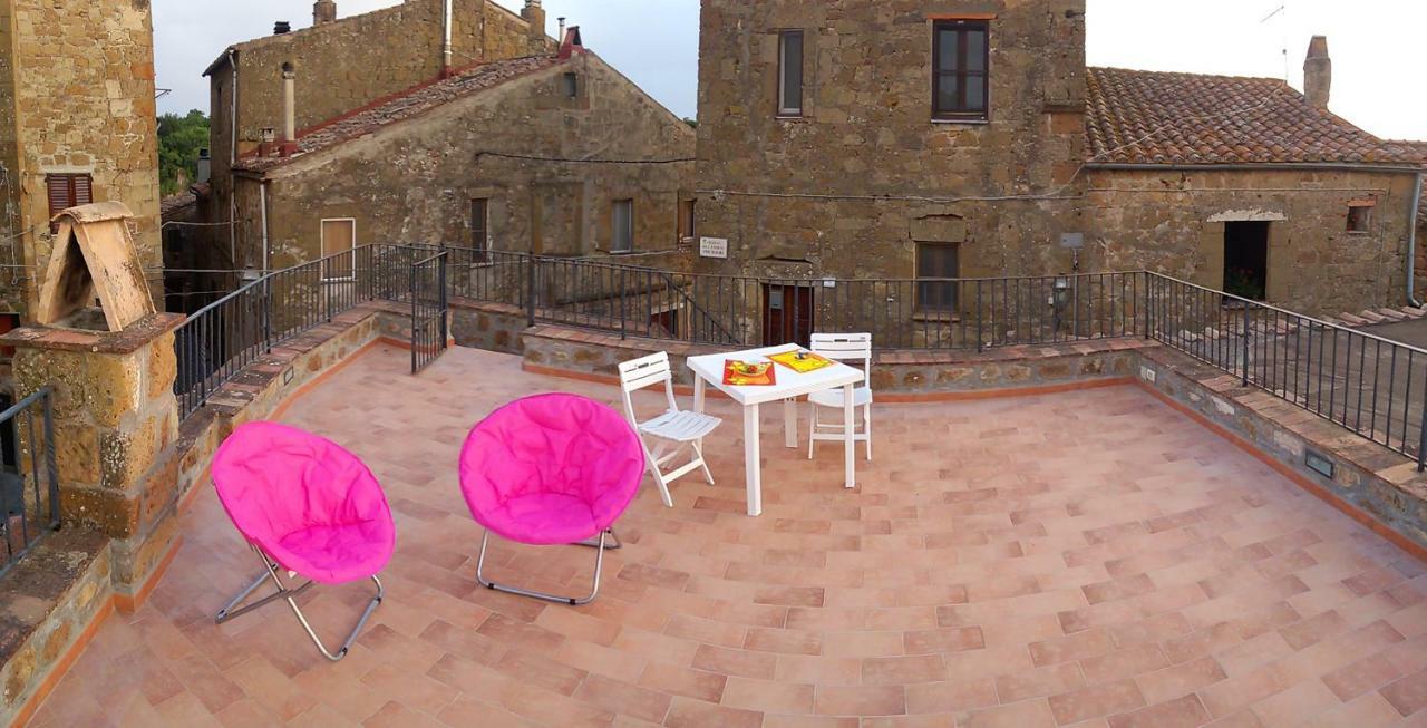 La Loggia Del Capitano - Rione Capisotto Apartment Pitigliano Bagian luar foto